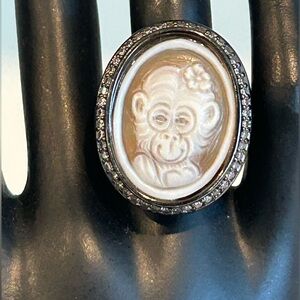 Amadeo Cameo Monkey Ring       Size 8
